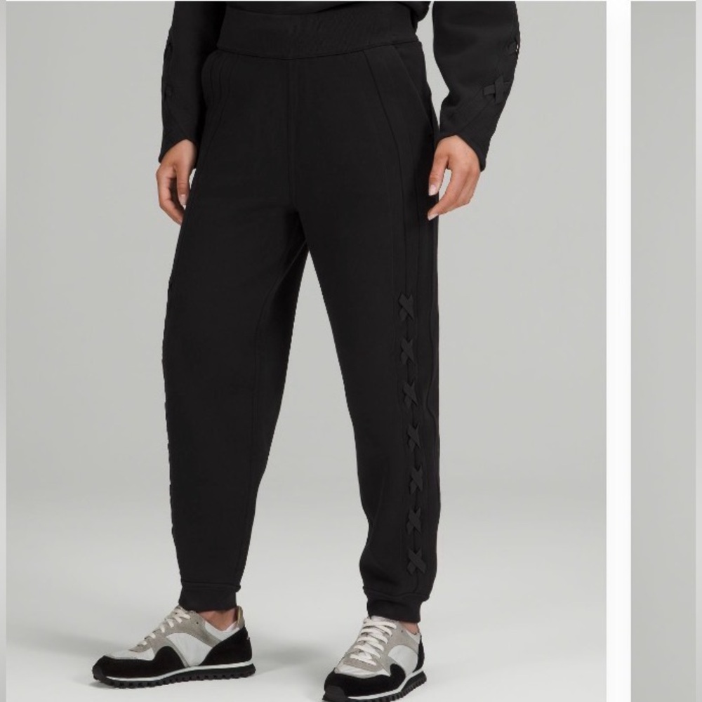 Lululemon Scuba Jogger Sweatpants with Lace Up Details Black - Size 10